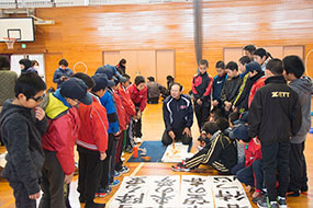 2017年大田スポーツ少年団書道教室の写真3（サムネイル）